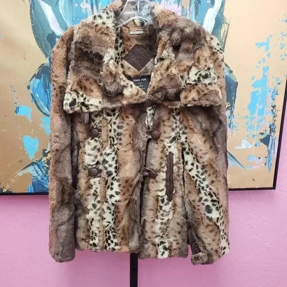 JOU JOU Faux Fur Animal Print Cape - Picture 1 of 5